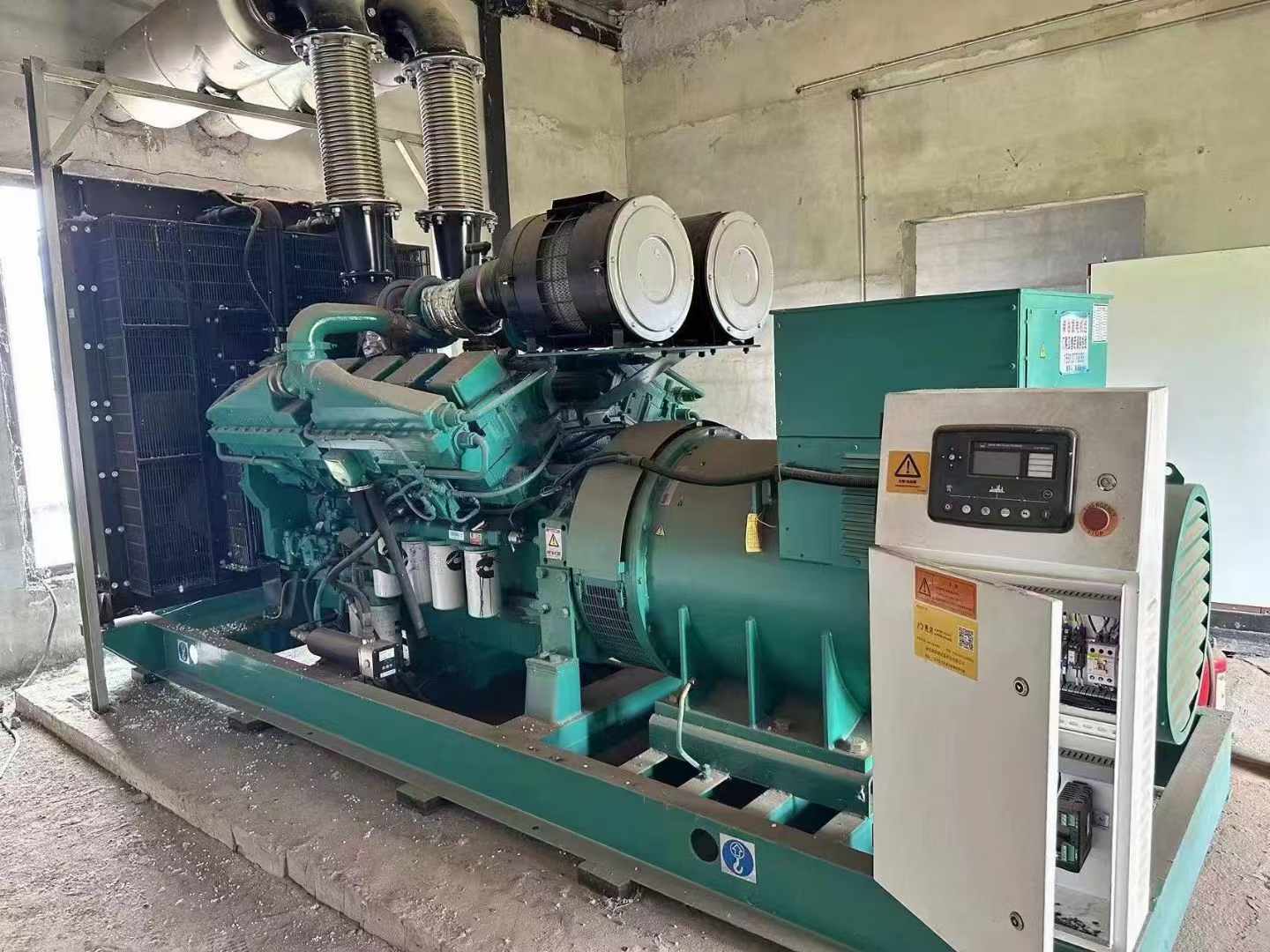 岑巩无功补偿装置的性能评估需要考虑哪些因素？