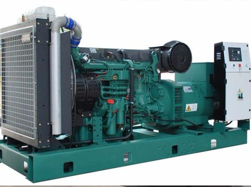 岑巩升级现有发电机组的成本大概是多少？