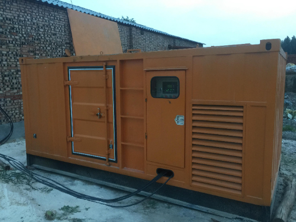 岑巩发电机组长期使用中，电缆线的敷设路径有哪些要求？